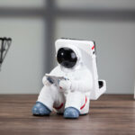 Simple Astronaut Mobile Phone Stand Student Desktop Holder – Bild 4