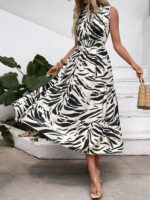 Printed Notched Sleeveless Midi Dress – Bild 2