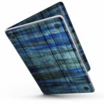 Blue and Green Tye-Dyed Wood - 13" MacBook Pro without Touch Bar Skin – Bild 3