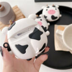 Cartoon Sitting Cow Headphone Cover Protective Shell – Bild 3