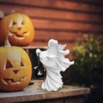 Faceless Ghost Sculpture Halloween Ghoul Resin Sculpture Decoration – Bild 6