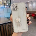 Luxury 3D Cute Flower Spin Stand Holder Phone Case – Bild 5