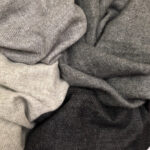 Charcoal Handloom  Cashmere Scarf – Bild 3