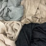 Black Handloom  Cashmere Scarf – Bild 4